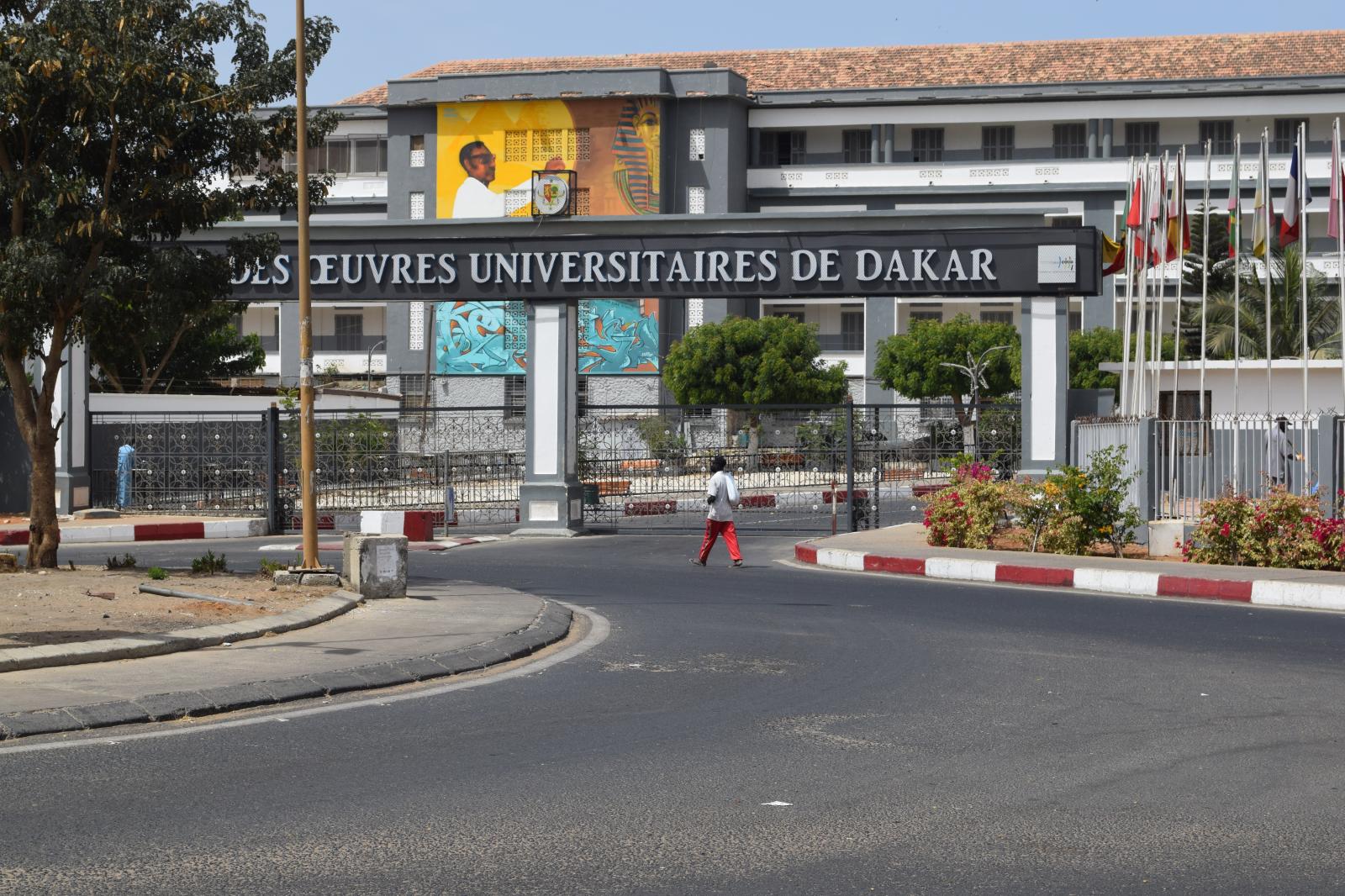 Bourses des Étudiants : le ministre de l\'Enseignement supérieur s\'explique