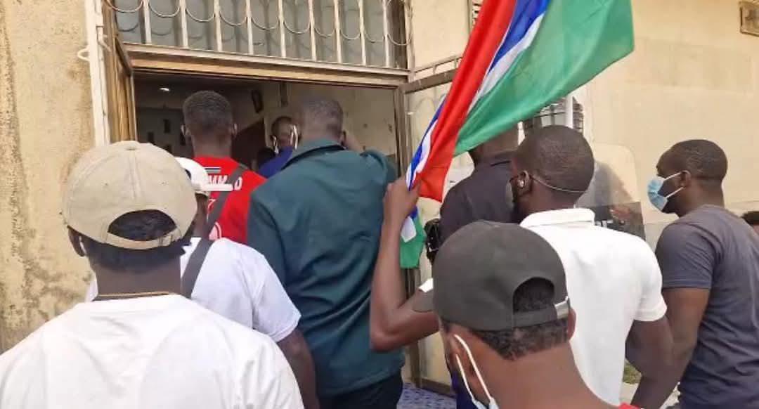 Arrestation de manifestants en Gambie : des inquiétudes sur leur lieu de détention