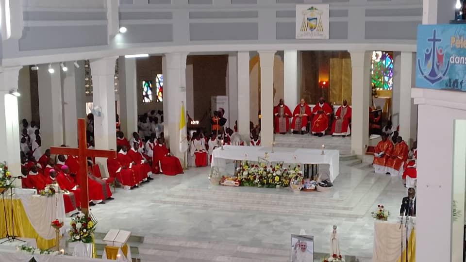 Mgr André Guèye intronisé Archevêque de Dakar en présence des évêques et fidèles