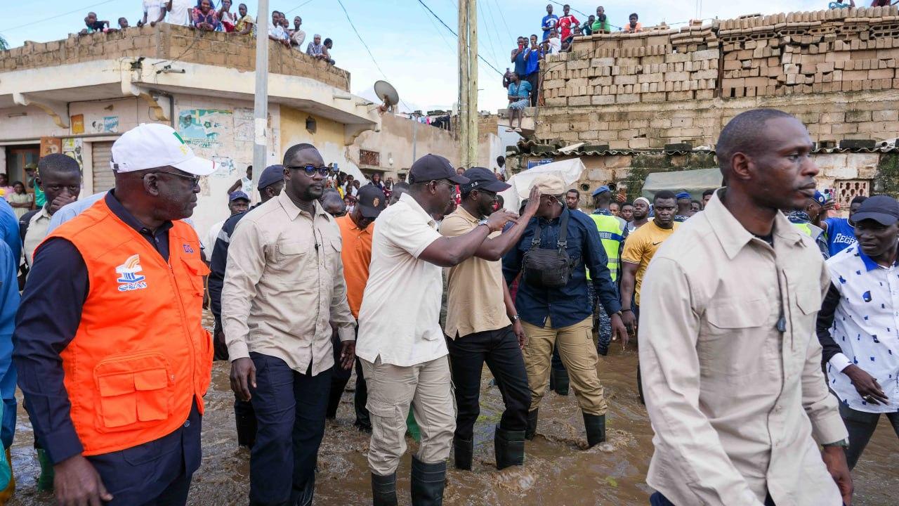 Inondations au Sénégal : le Président Diomaye sur le terrain pour rassurer les populations