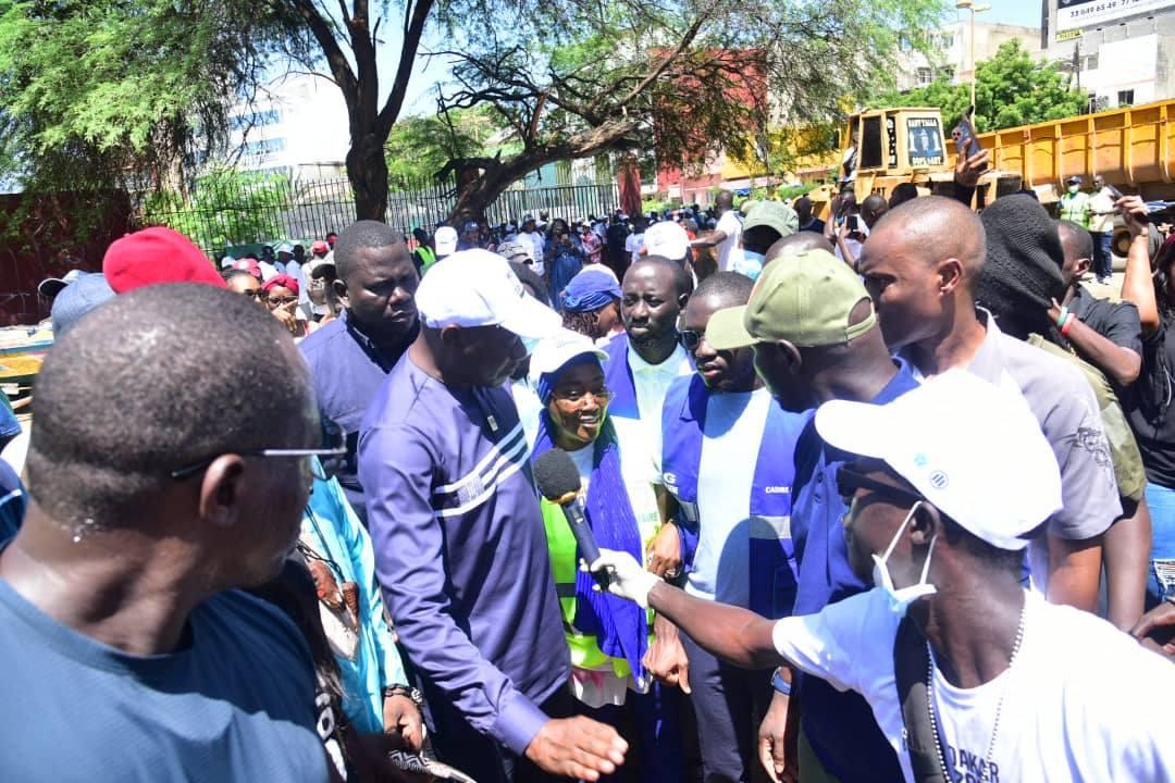 Waajal JOJ : Avec Abass FALL, le COJOJ s\'associe au «World Clean Up Day 2025» pour l\'éco-citoyenneté