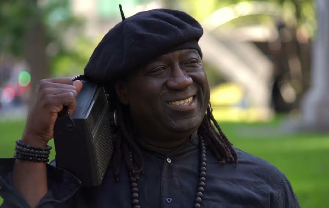 Paris célèbre l'indépendance du Sénégal avec Élage Diouf !