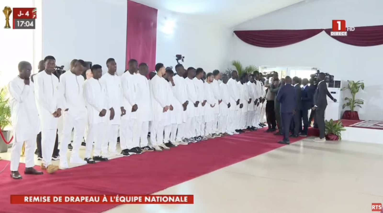 🔴DIRECT-PALAIS| DIOMAYE REMET LE DRAPEAU AUX LIONS