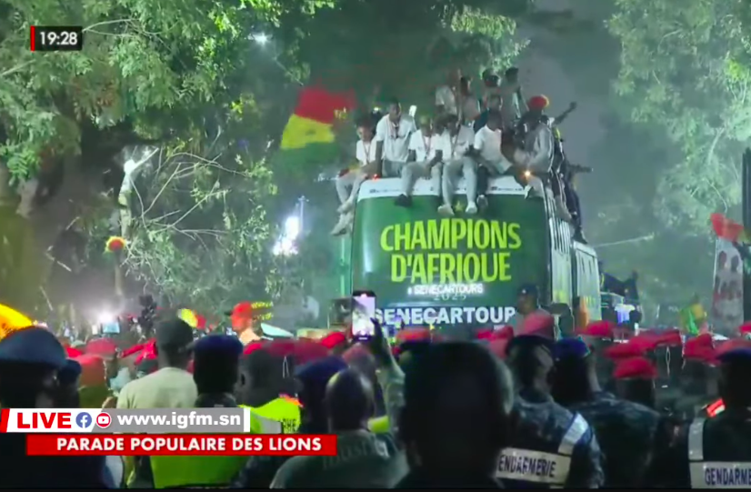 🔴Direct : images spectaculaires de l’arrivée des Lions au Palais de la République