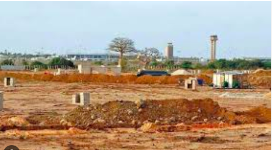 Permis de construire bloqués à Yoff : près de 400 familles prises en otage d’un conflit opaque entre un maire et un promoteur