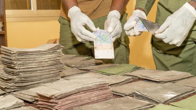 Faux monnayage : plus d’un milliard FCFA en billets noirs saisis à Kaolack