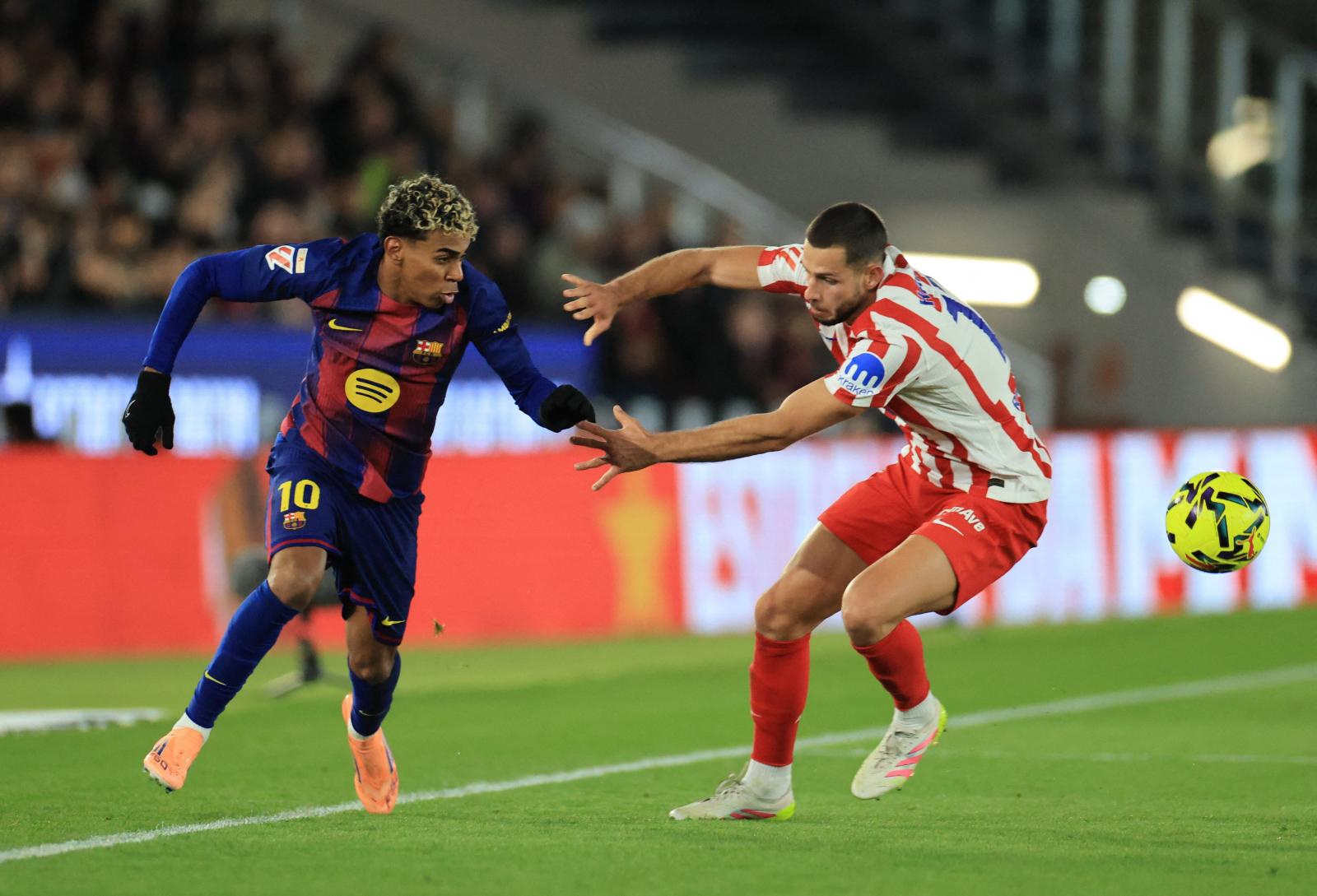 LIGUE DES CHAMPIONS : le PSG et l'Atlético filent en demi-finales, le Barça tombe