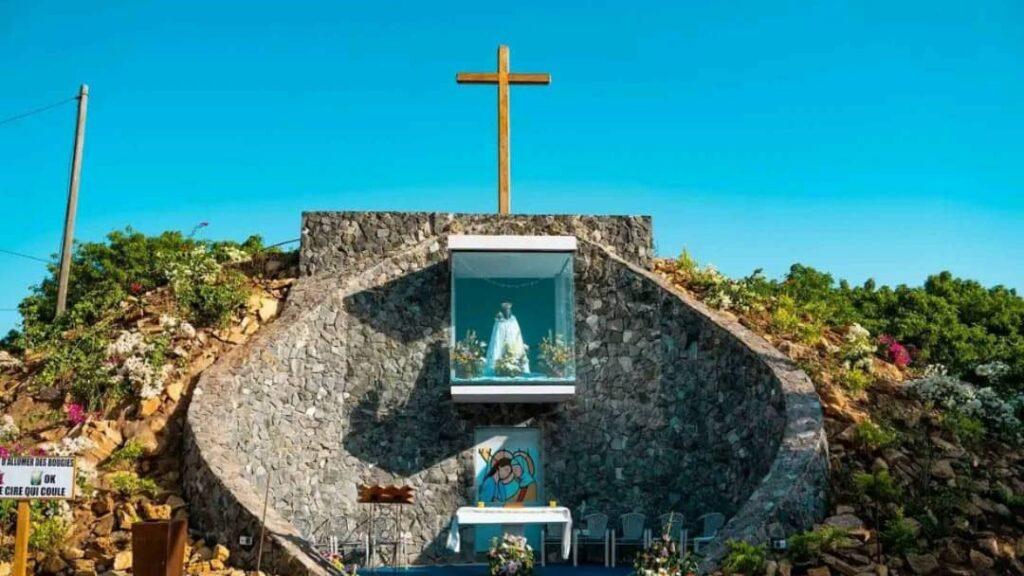 La Grotte de Popenguine : cœur spirituel du pèlerinage marial du Sénégal