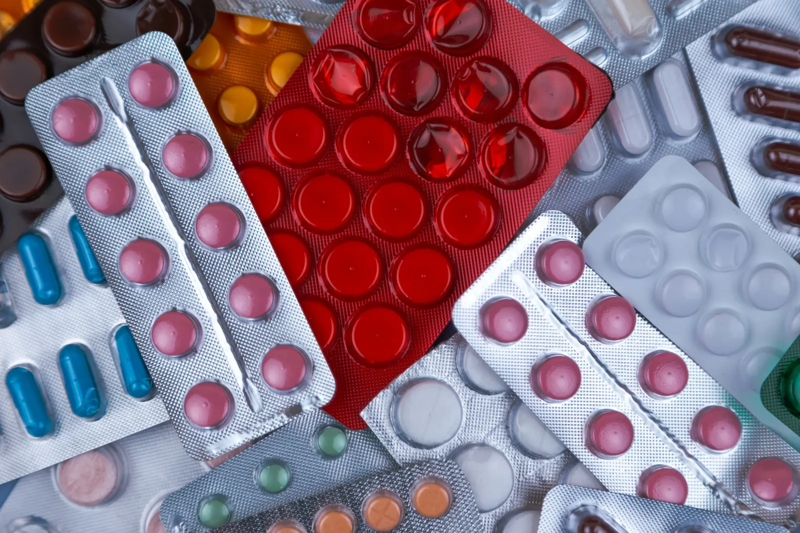 La liste noire des médicaments à éviter en 2026 et les alternatives possibles