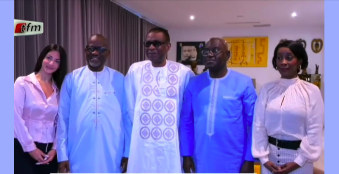 Centenaire du Président Abdoulaye Wade : Une forte délégation reçue par la star interplanétaire Youssou Ndour