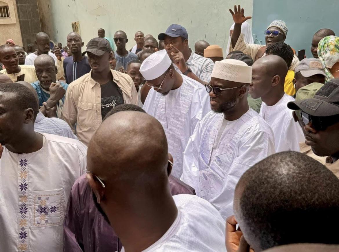 Touba : Ousmane Sonko et El Malick Ndiaye en visite de condoléances chez la famille de Serigne Cheikh Mbacké