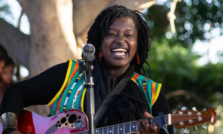 Fête de la Musique : Kya Loum annule à la COP21, donne rendez-vous au Monument de la Renaissance à 20h