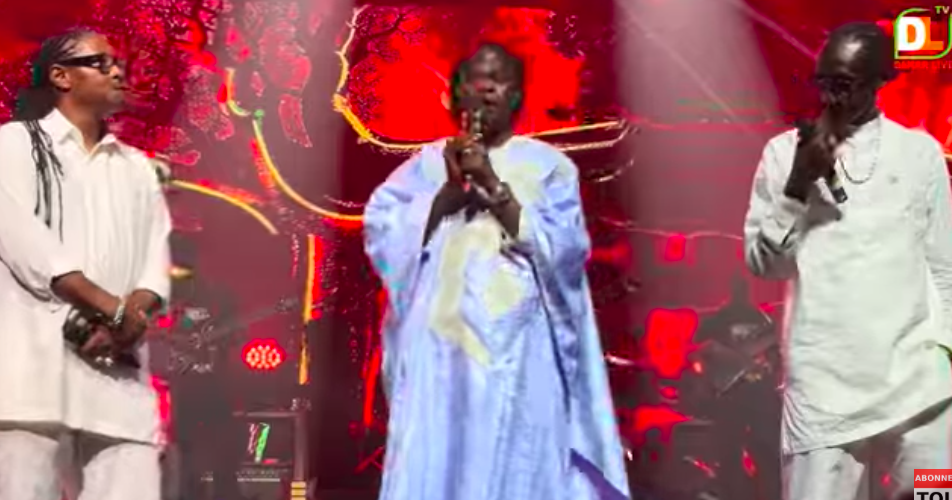 37 ans PBS, Baaba Mal fait pleurer Awadi et leur raconte leur debut de carrière en plein show