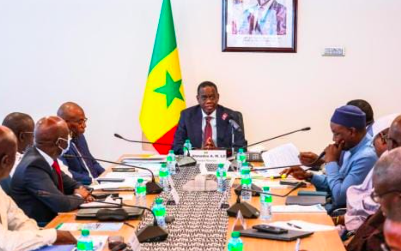 JOJ Dakar 2026 à J-80 : Ahmadou Al Aminou Lo tape sur la table et fixe des ultimatums en Conseil interministériel