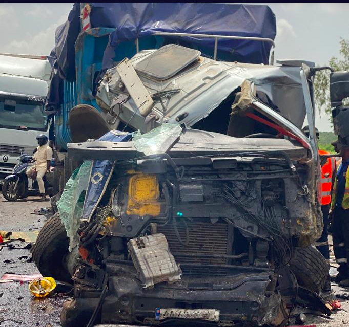 ACCIDENT DE LA CIRCULATION : Un violent carambolage impliquant 23 véhicules fait 19 victimes sur l\'autoroute à péage