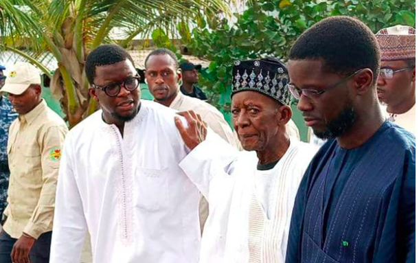  Rappel à Dieu de Papa Macky- Le Président Diomaye Faye présente ses condoléances au Khalife de Médina Baye