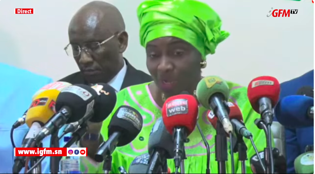 Aminata Touré (Kiiraay) monte au créneau et chiffre à 2 505 milliards de FCFA le risque de blocage de la LFR 2026
