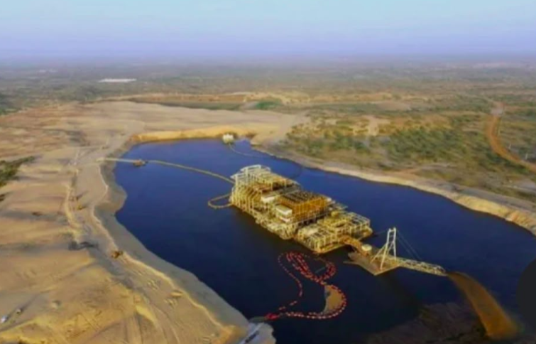  Ressources Minières : L\'exploitation du zircon par Eramet Grande Côte au cœur des débats sur les impacts communautaires